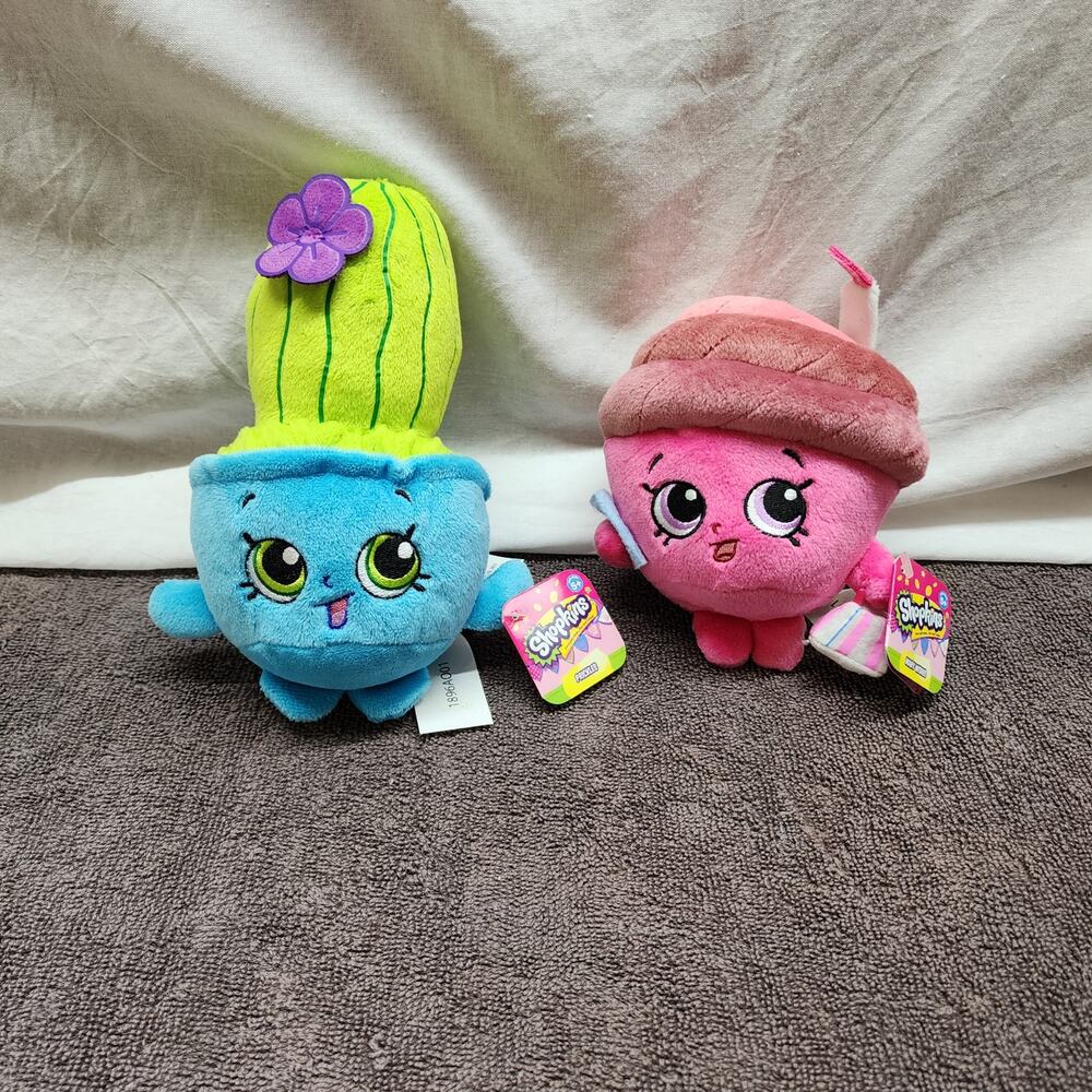 2 small Shopkins plush with tags Prickles Mary Wishes b38